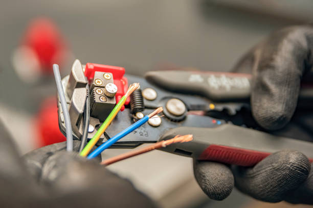 Best Affordable Emergency Electrician  in Van Vleck, TX